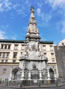 Piazza del Gesù Nuovo, Neapel, Obelisk der Heiligen Immacolata