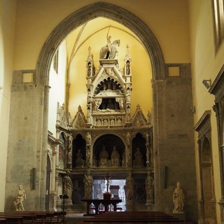 Kirche San Giovanni a Carbonara, Neapel. Innenansicht