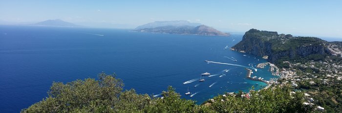 Der Hafen Marina Grande auf der Insel Capri